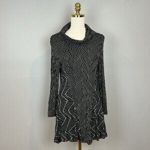 Yushi Black and White Tunic Top Womens Size Medium Cowl Long Sleeve Stretch
